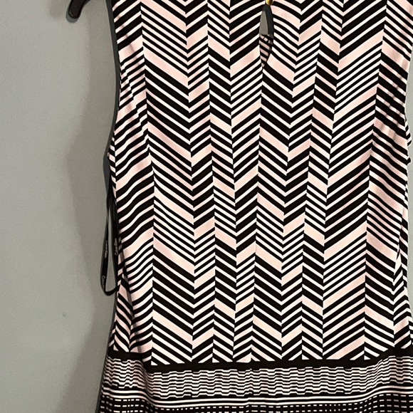 SELLING CALVIN KLEIN WOMEN BLOUSE SIZE SMALL COLOR BLACK & WHITE SLEEVELESS - Picture 5 of 14